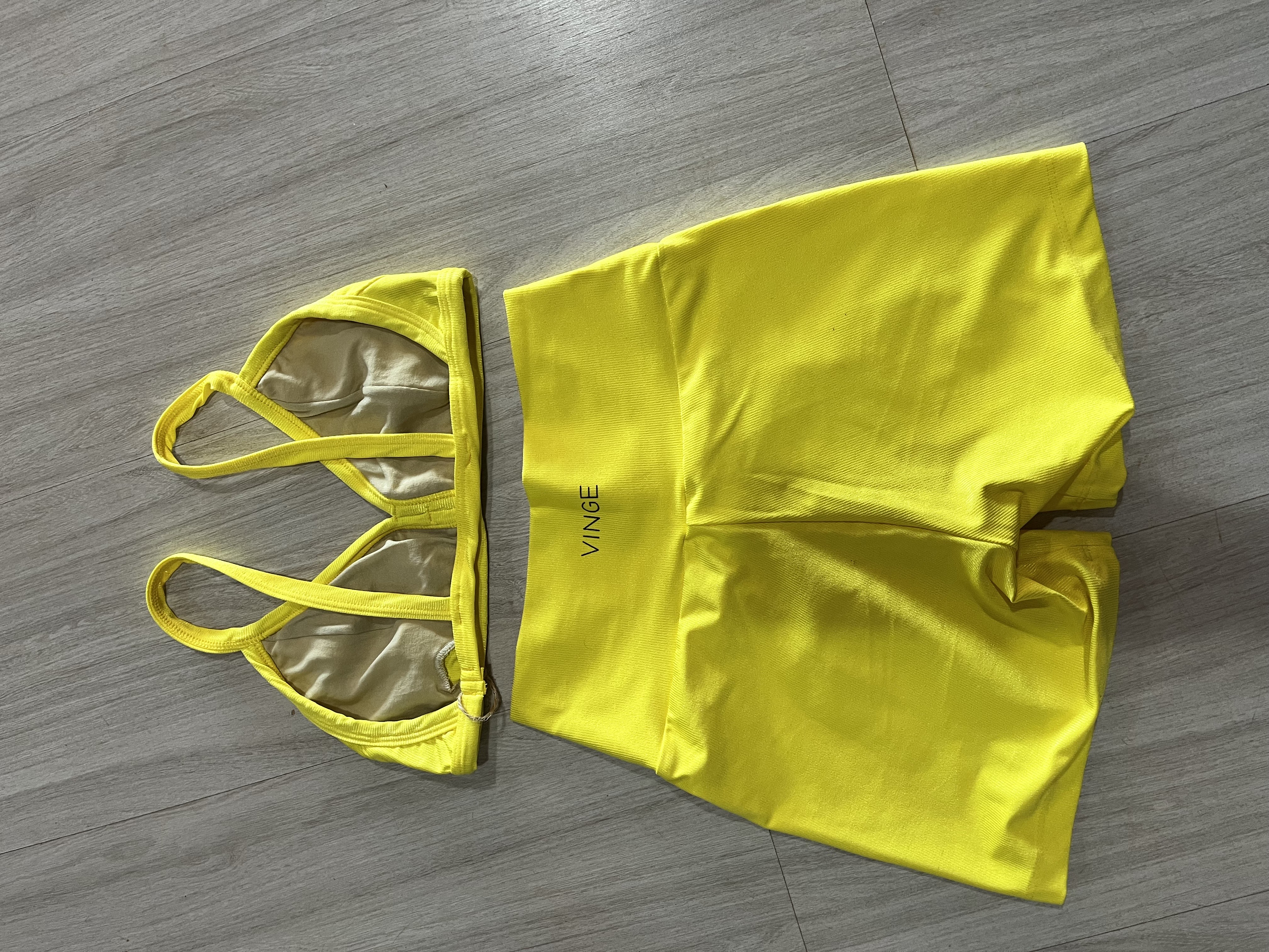 VINGE CONJUNTO SHORT + TOP AMARELO