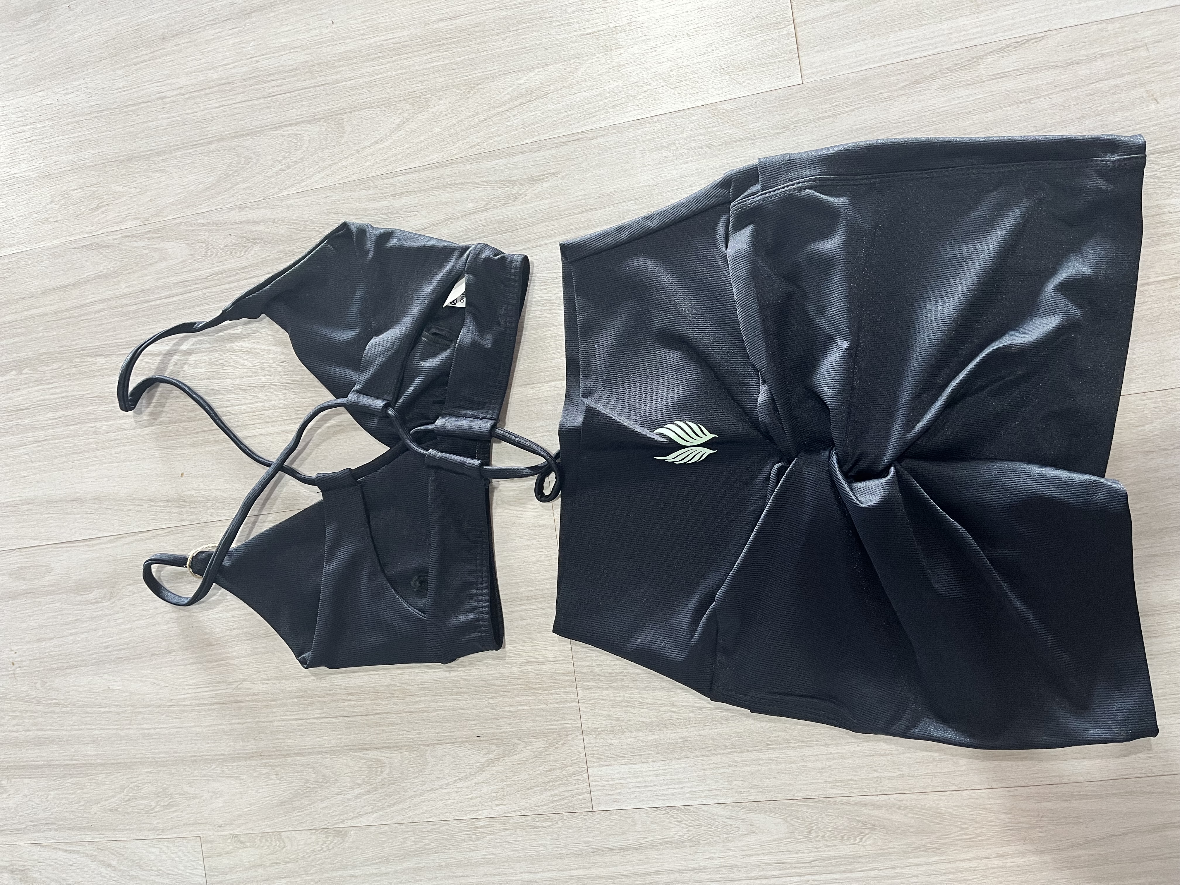 VINGE CONJUNTO SHORT + TOP BLACK