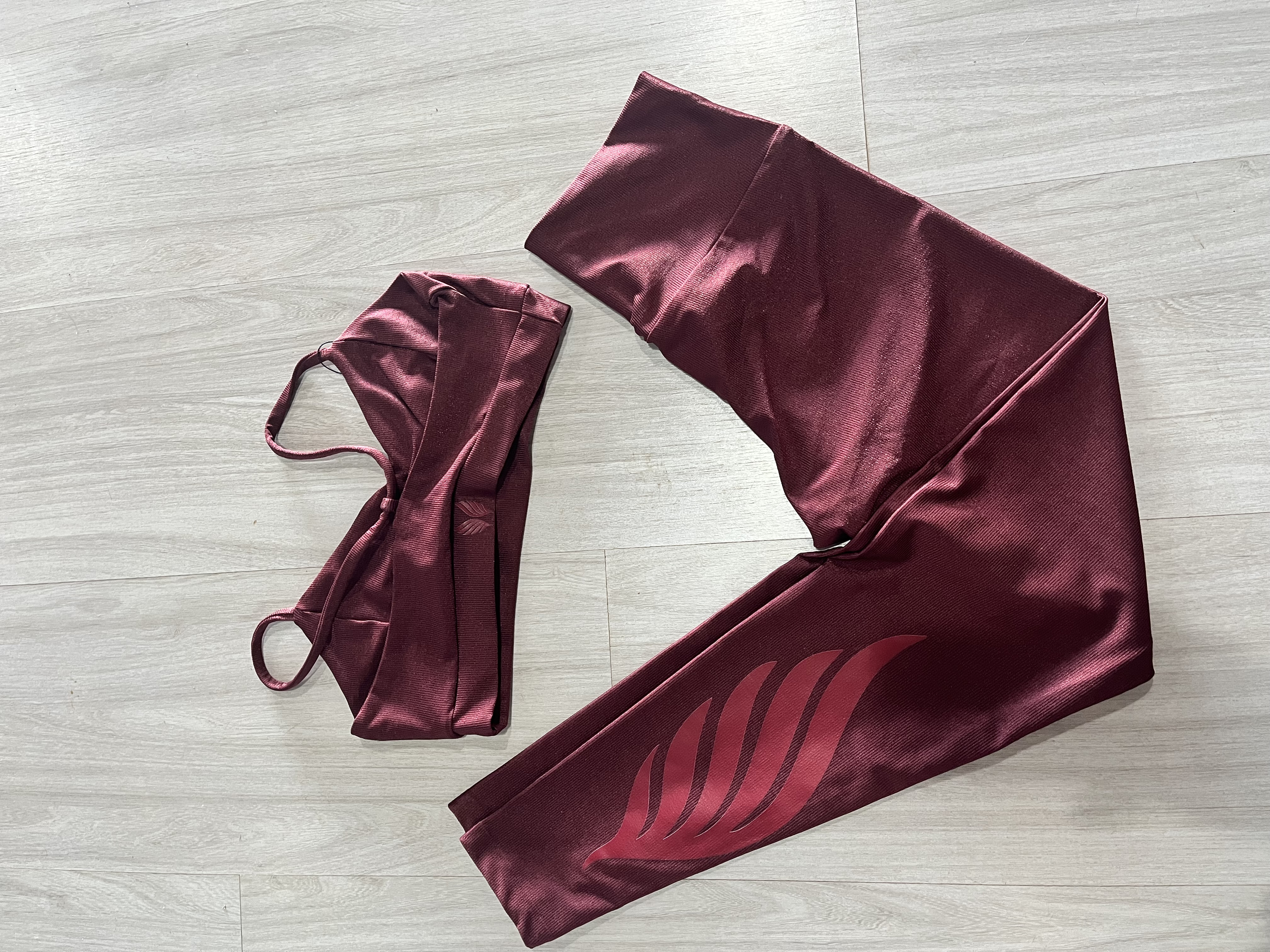 VINGE CONJUNTO LEGGING + TOP VINHO